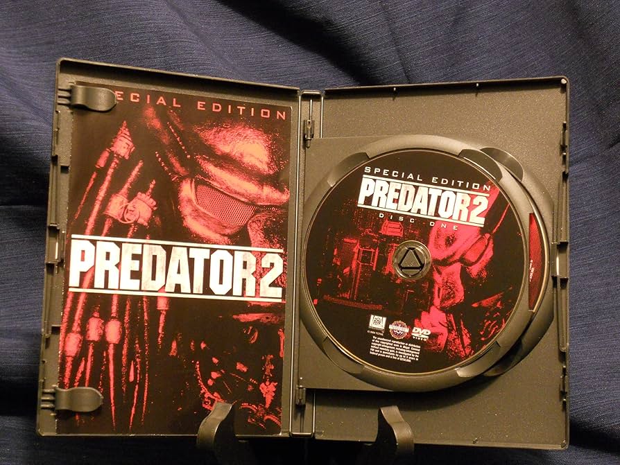 Amazon.com: Predator 2 (Two-Disc Special Edition) : Danny